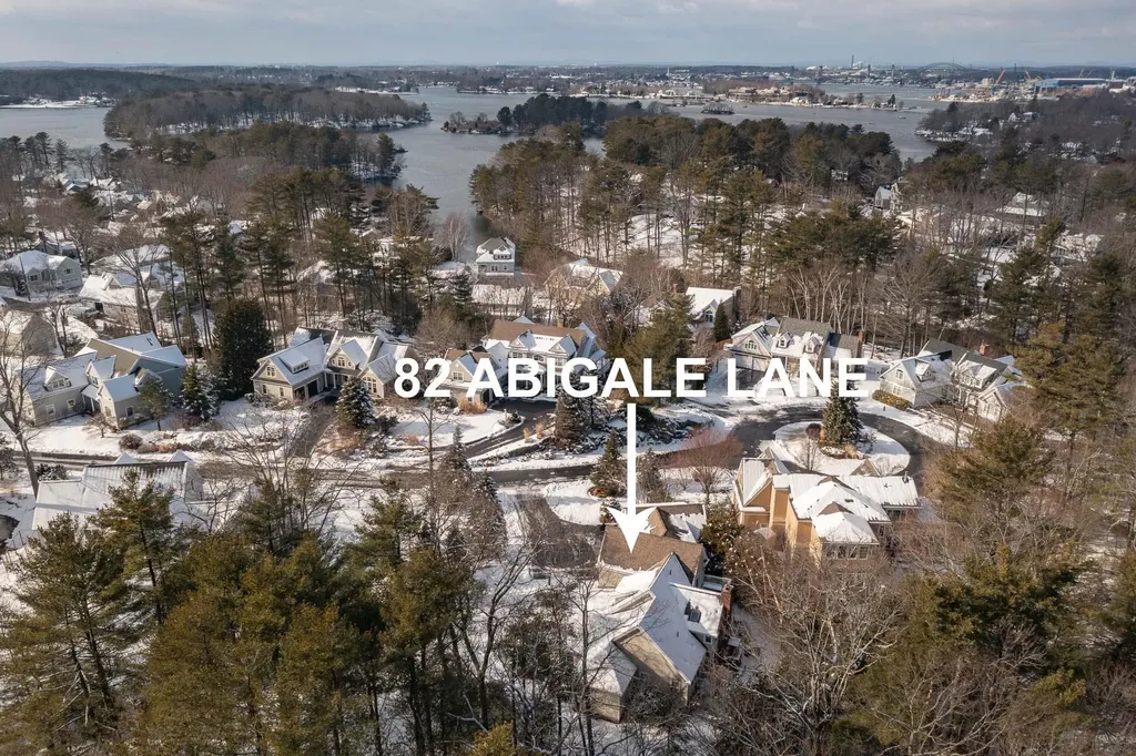 82 Abigale Lane New Castle NH 03854