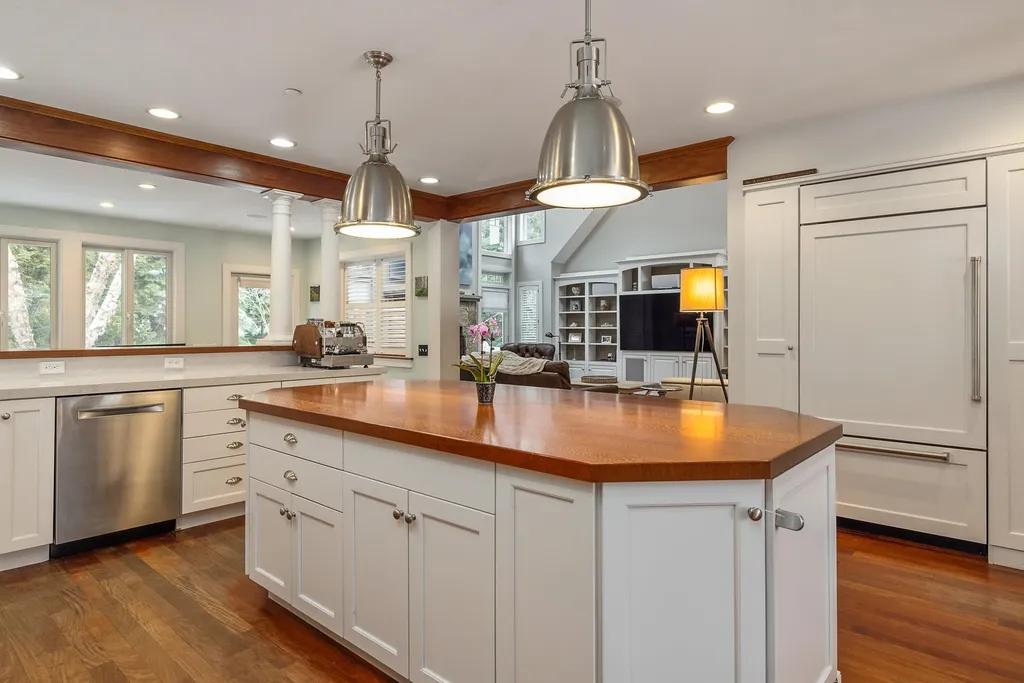 82 Abigale Lane New Castle NH 03854