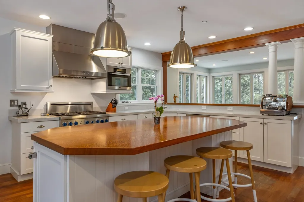 82 Abigale Lane New Castle NH 03854