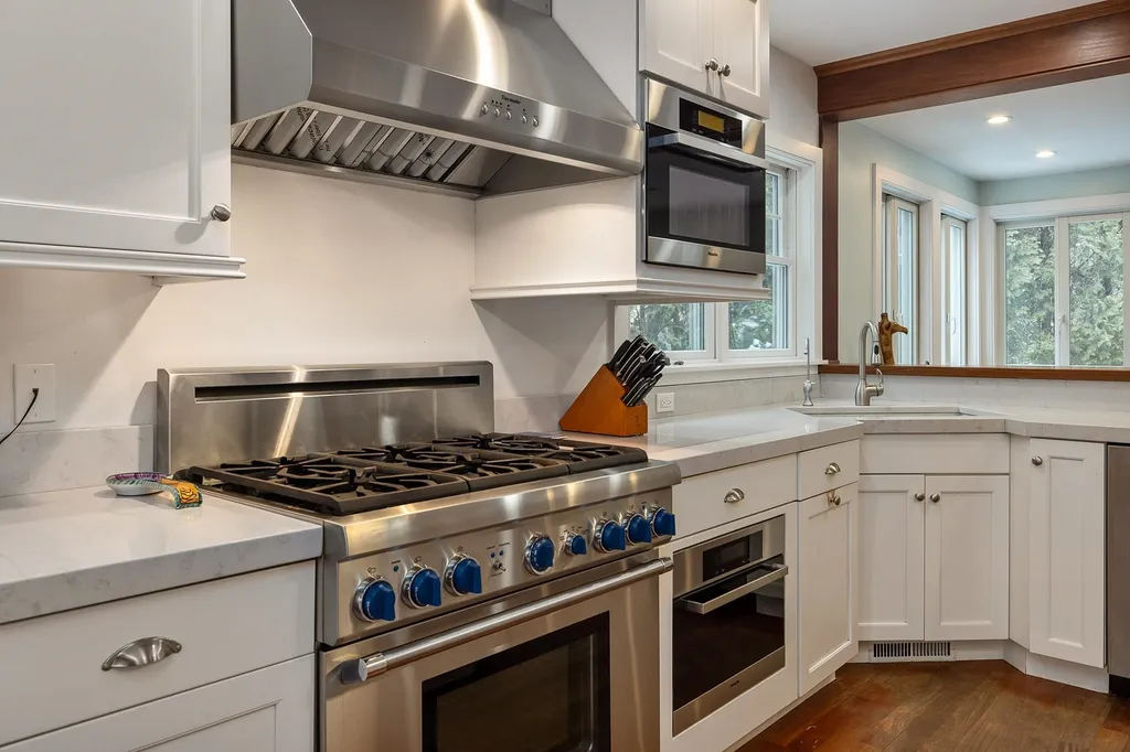 82 Abigale Lane New Castle NH 03854