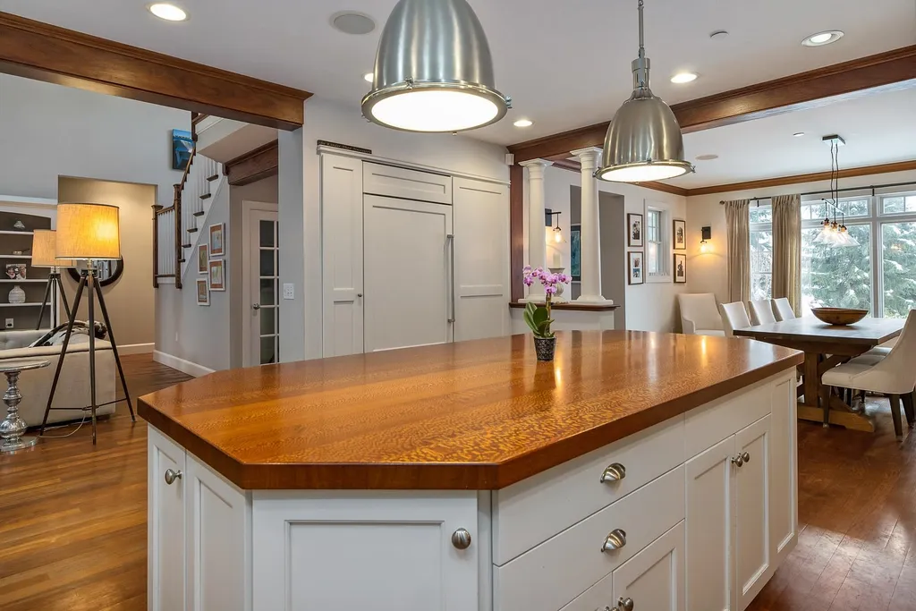 82 Abigale Lane New Castle NH 03854