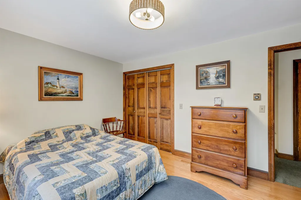 8 Kiowa Road Salem NH 03079
