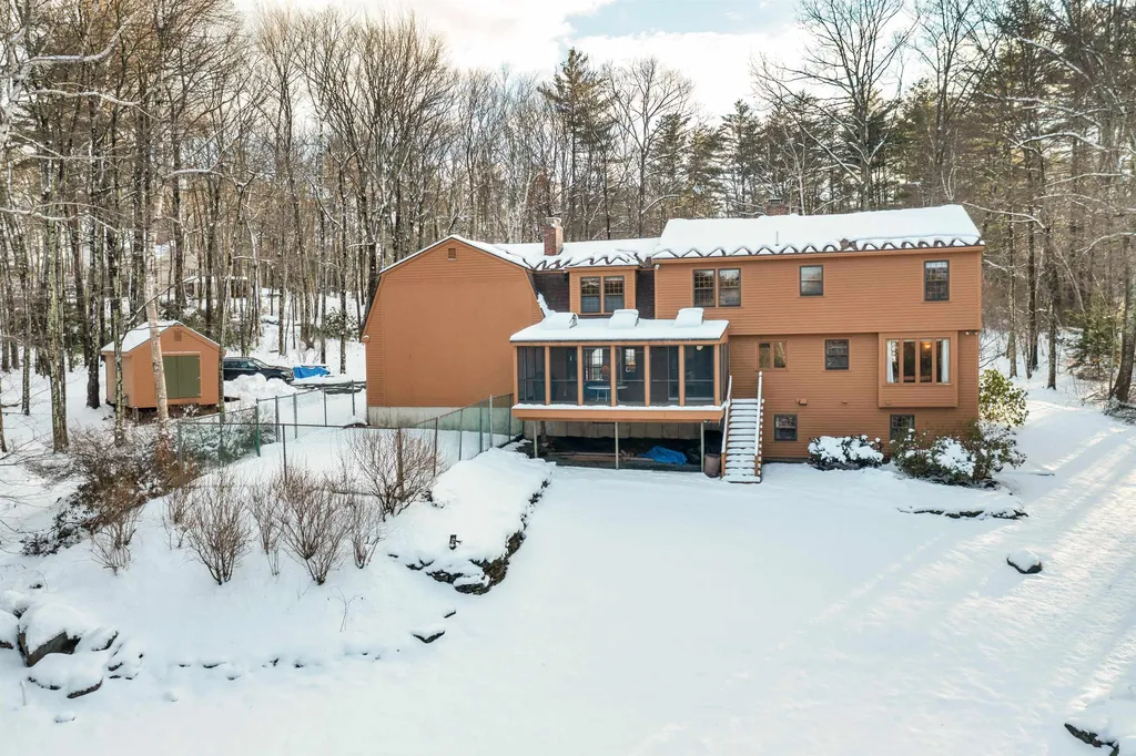 8 Kiowa Road Salem NH 03079