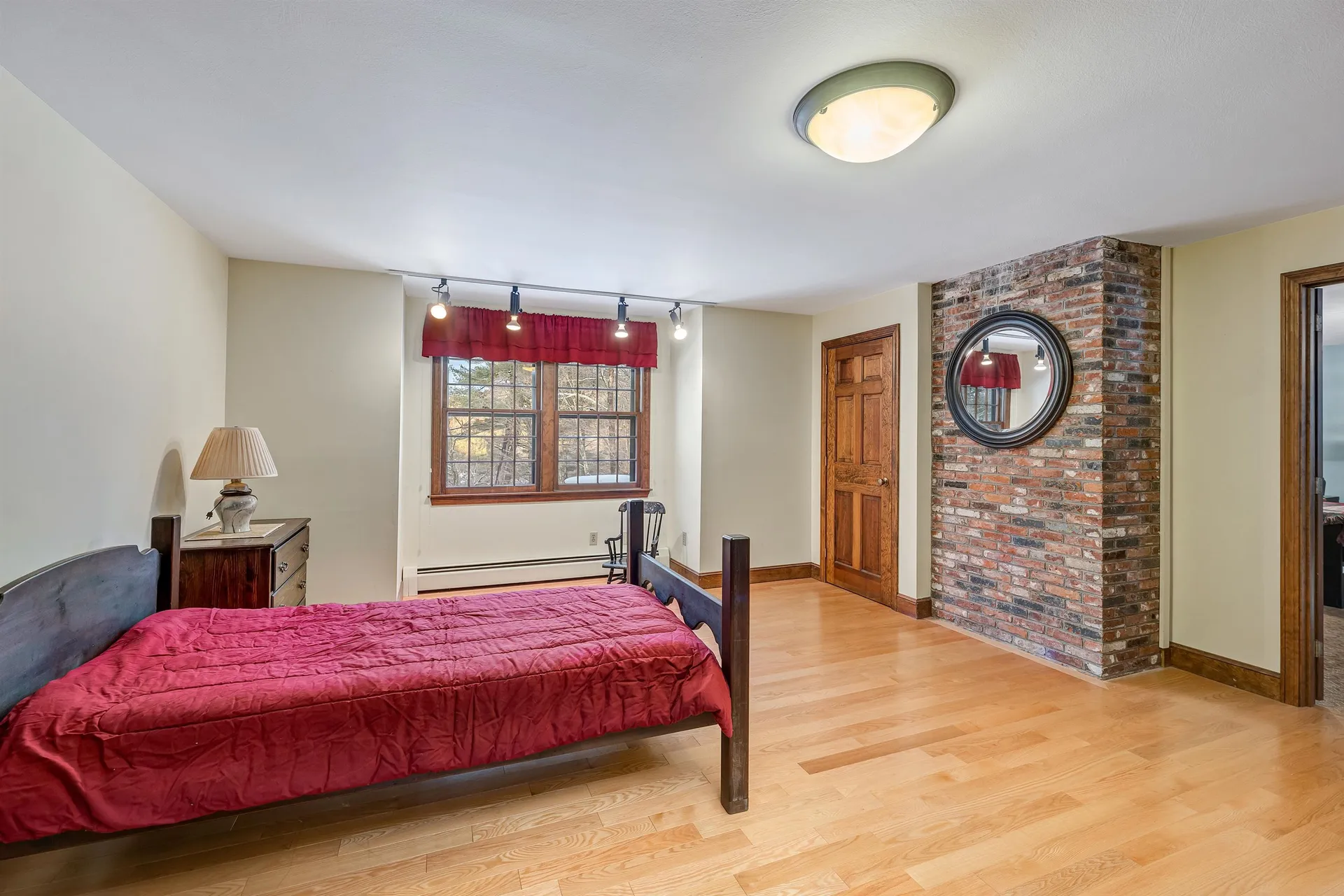 8 Kiowa Road Salem NH 03079