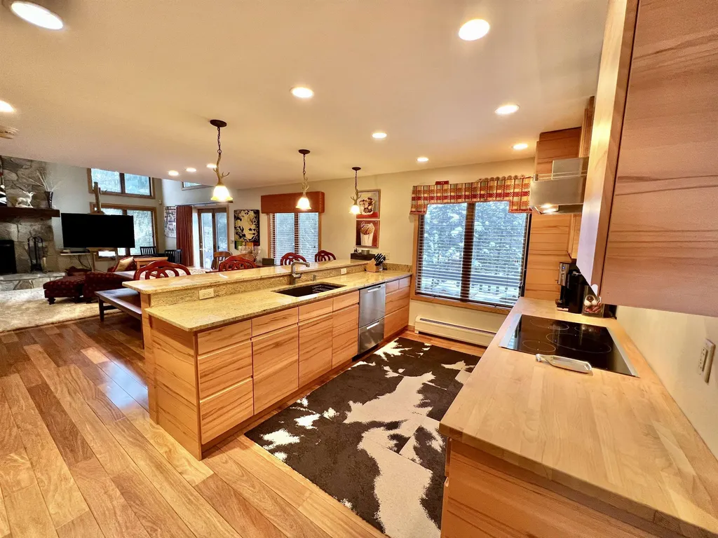 10 Middle Ridge Road Winhall VT 05340