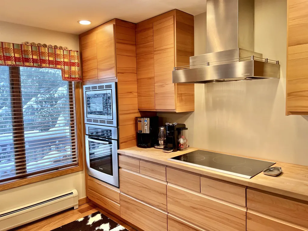 10 Middle Ridge Road Winhall VT 05340
