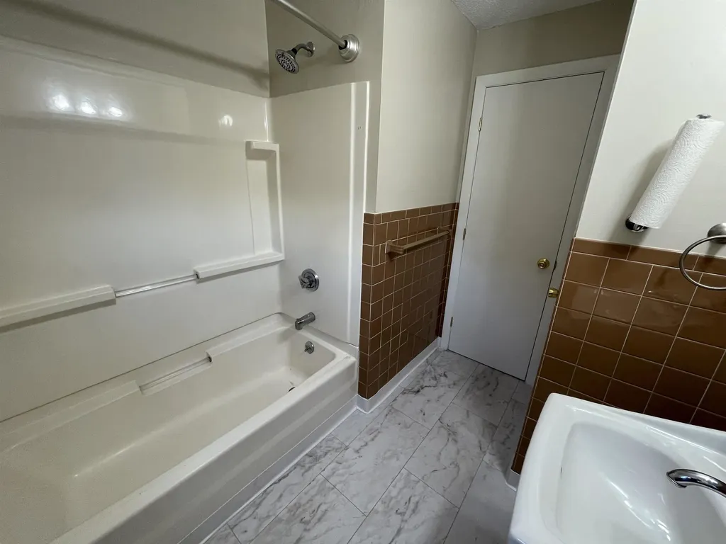 21 Euclid Avenue Nashua NH 03060