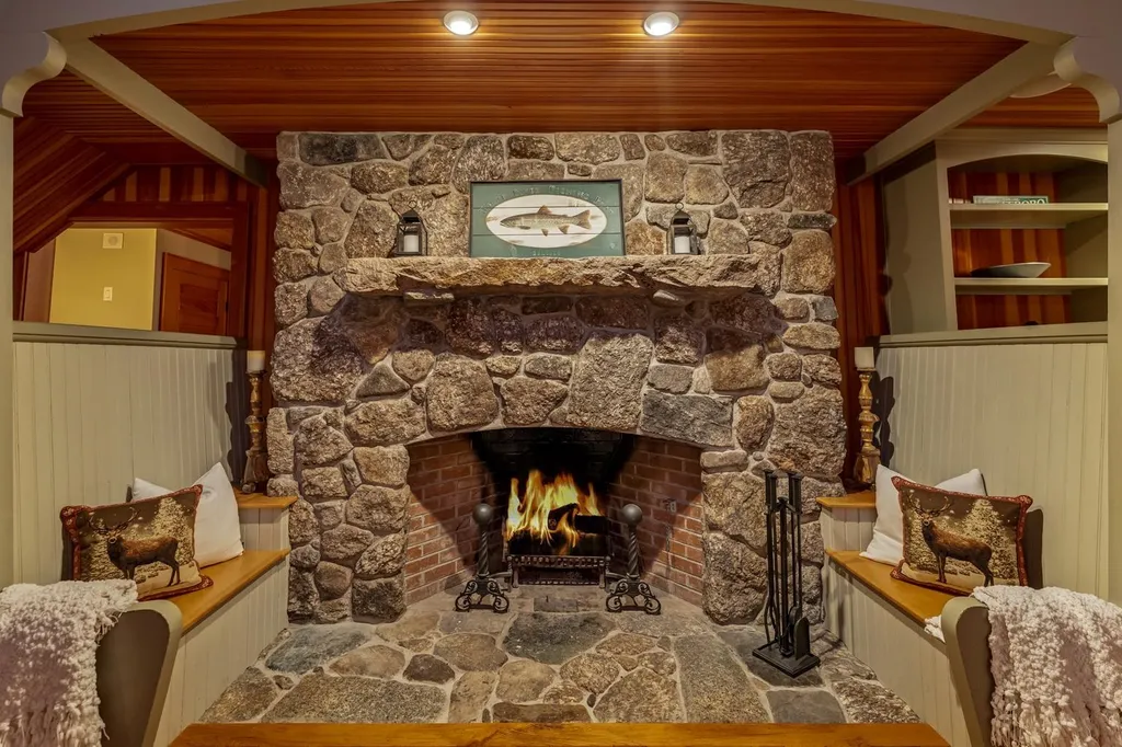 27 Echo Landing Road Moultonborough NH 03254