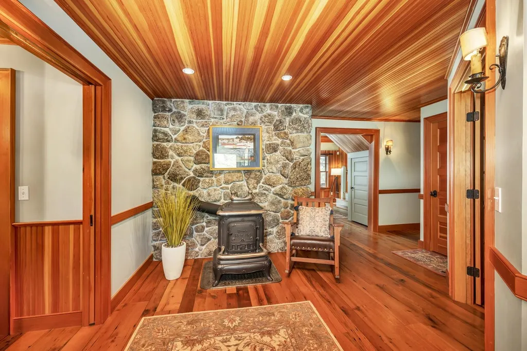 27 Echo Landing Road Moultonborough NH 03254