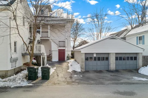 654 Chestnut Street Manchester NH 03104