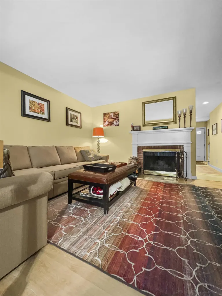 56 Townhouse Way Woodstock VT 05091