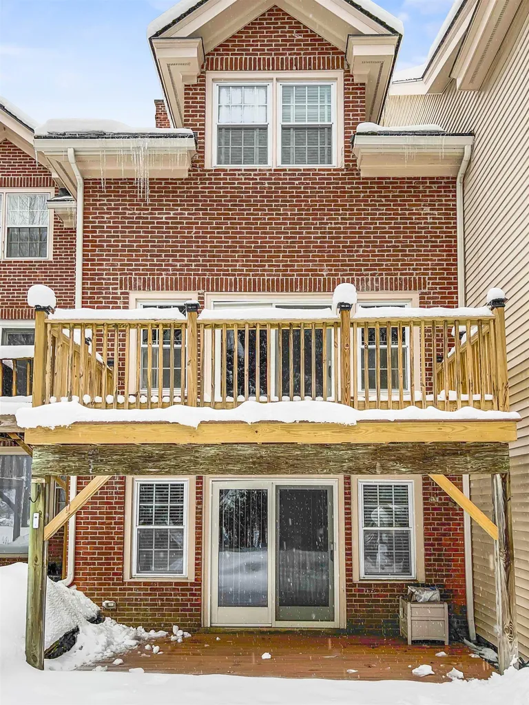 56 Townhouse Way Woodstock VT 05091