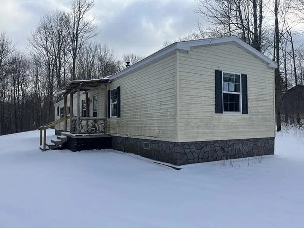 339 Hinman Road Glover VT 05839