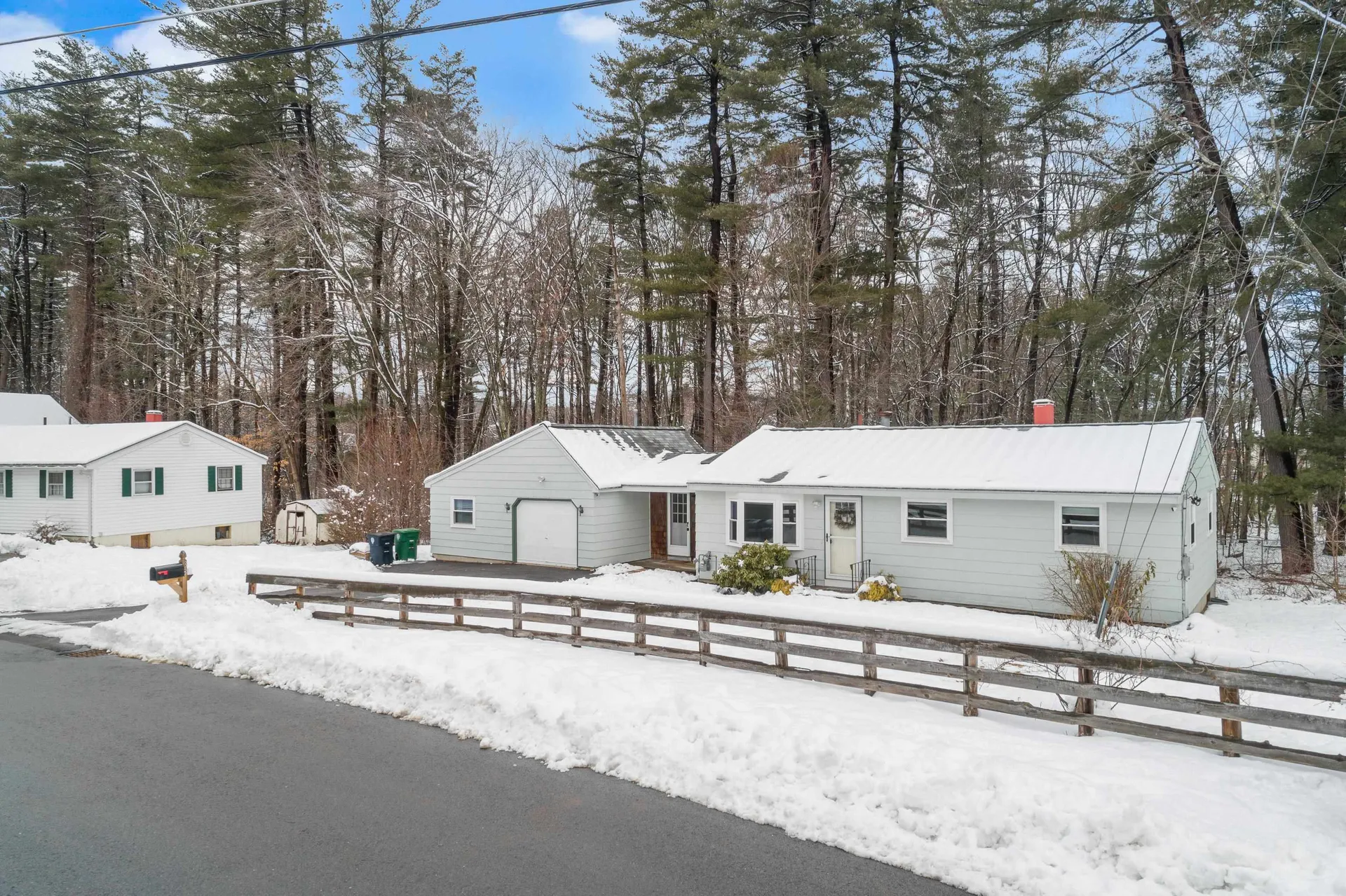 38 Cambridge Road Nashua NH 03062