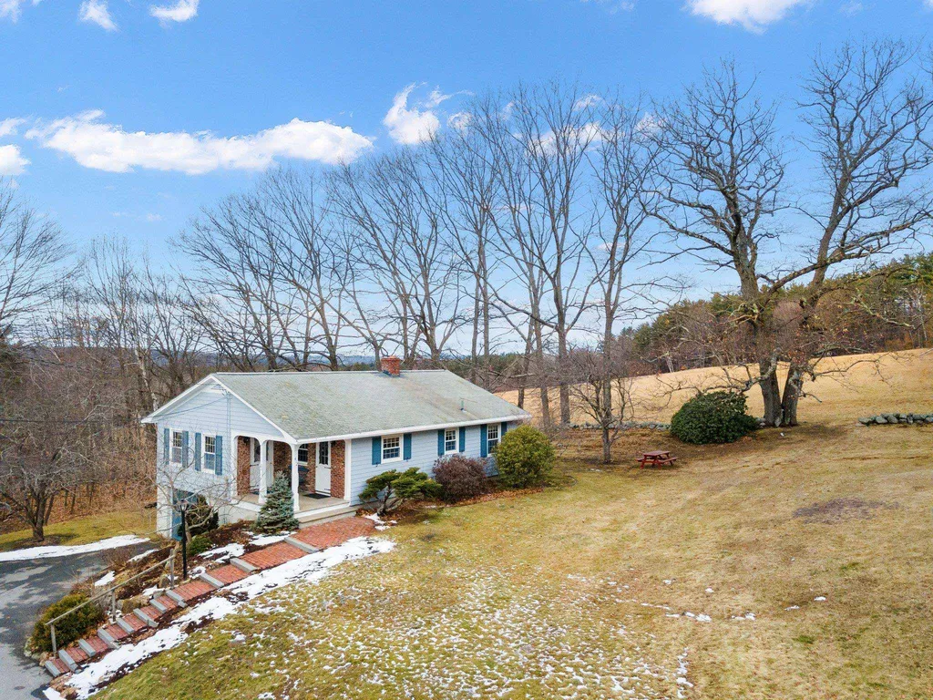 412 Grandview Road Pembroke NH 03275