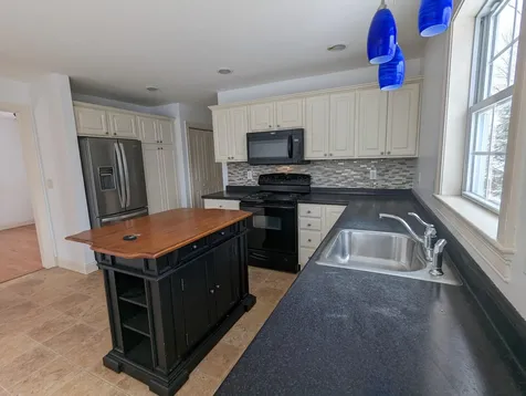 22 Maple Road North Hampton NH 03862