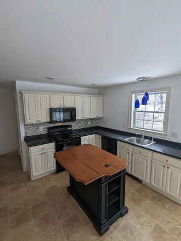 22 Maple Road North Hampton NH 03862