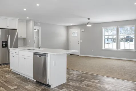 33 Margarets Way Ossipee NH 03864