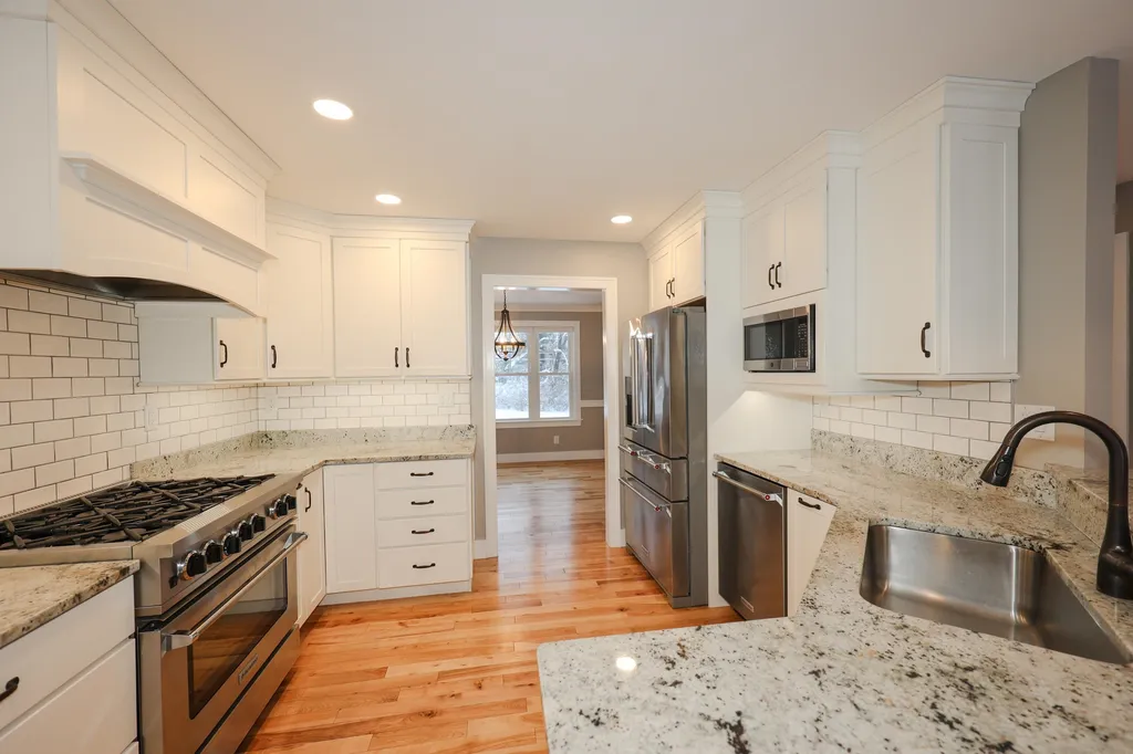 246 Wallace Road Bedford NH 03110