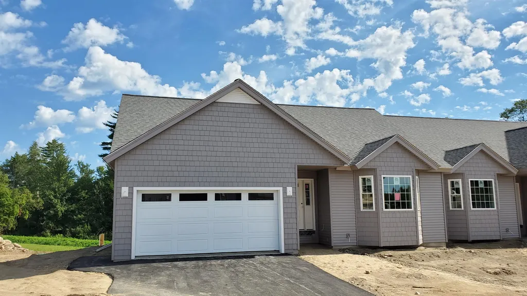 12a Lunas Avenue Epping NH 03042