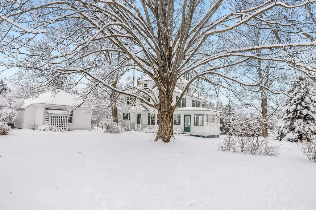 8 Ridge Road Hanover NH 03755