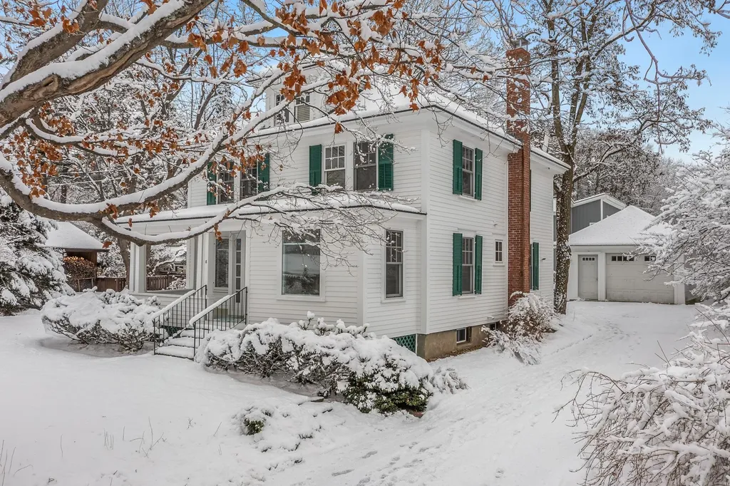 8 Ridge Road Hanover NH 03755