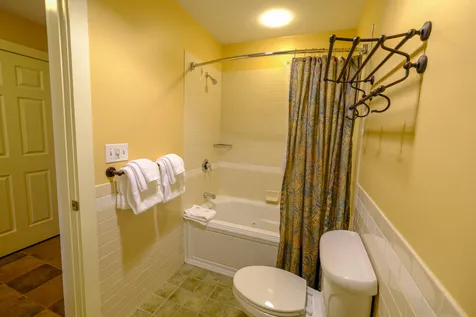 709/711 Qii Jackson Gore Adams House Ludlow VT 05149