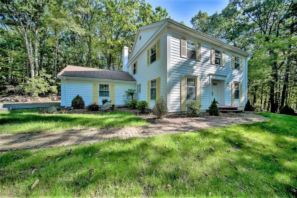 27 Buttonwood Road Bedford NH 03110