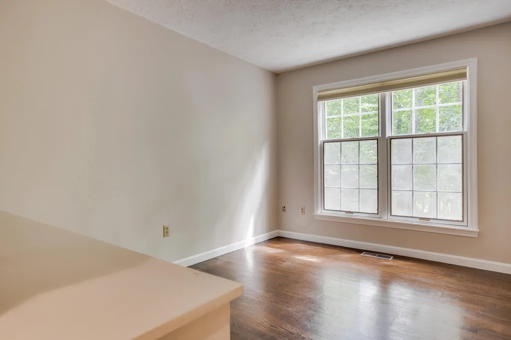 27 Buttonwood Road Bedford NH 03110