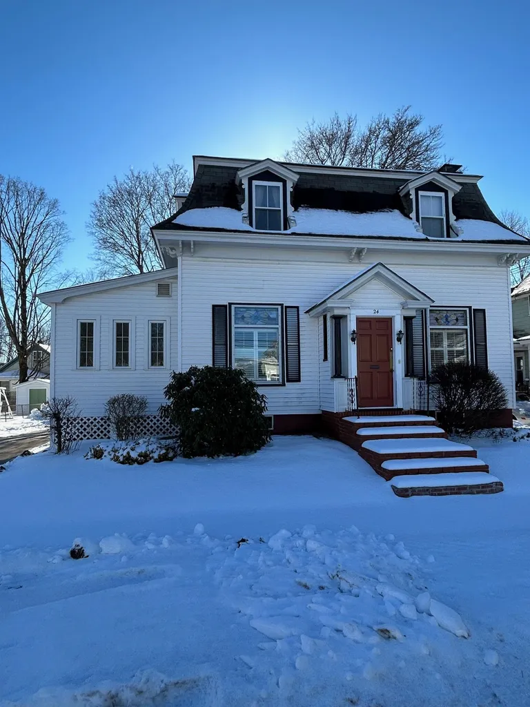 24 Walnut Street Rochester NH 03867
