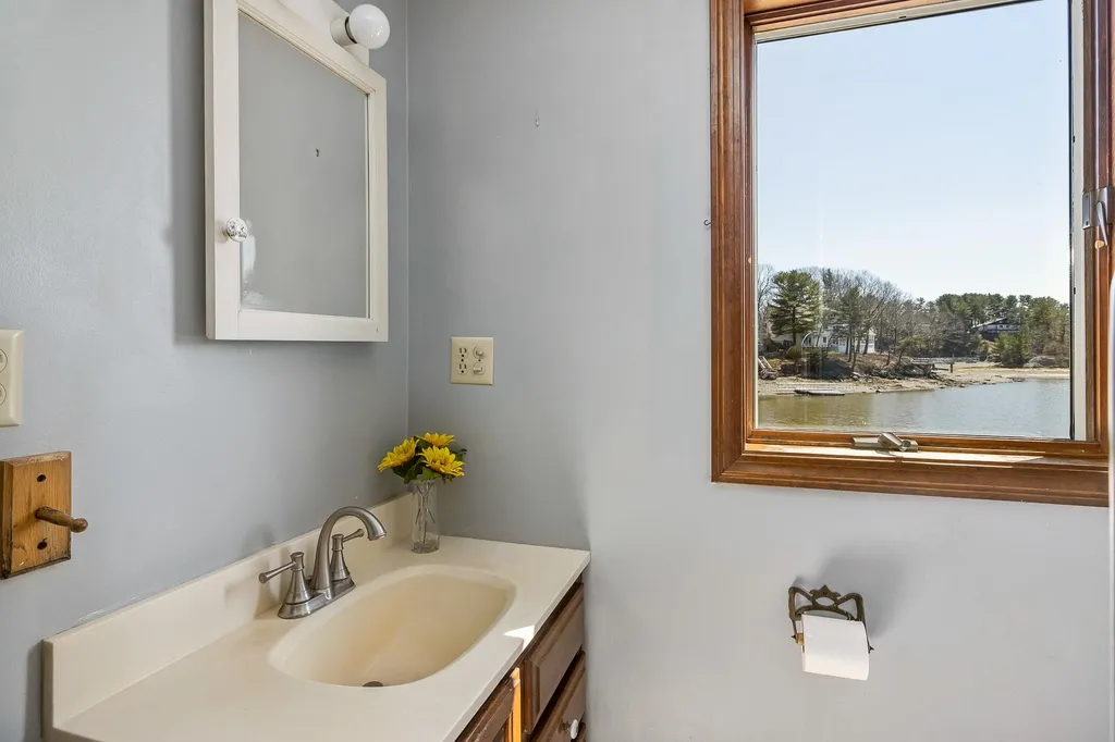 35 Grist Mill Lane New Castle NH 03854