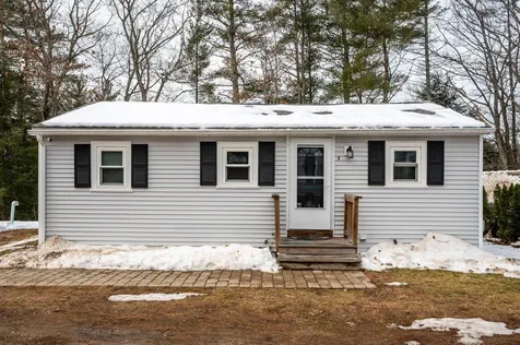 3 Ridge Road Raymond NH 03077