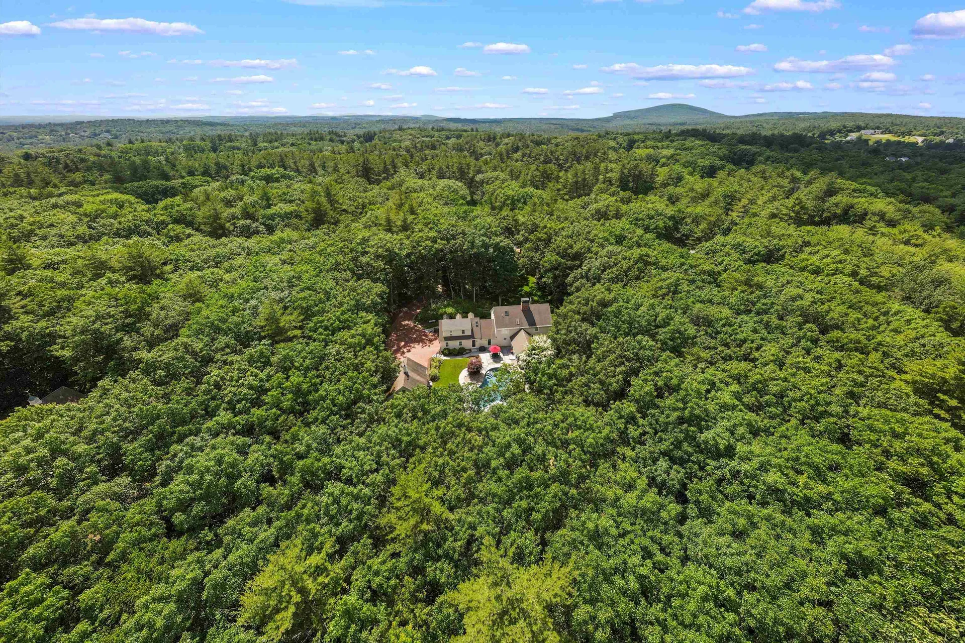 10 Laurel Drive Bedford NH 03110