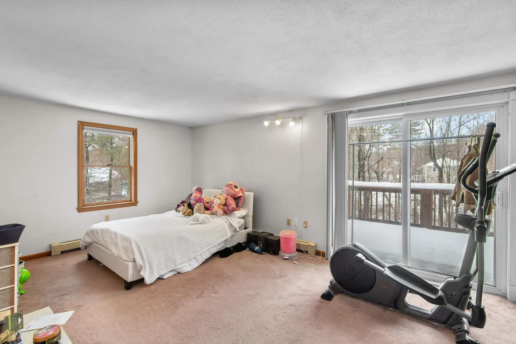 20 Bockes Road Hudson NH 03051