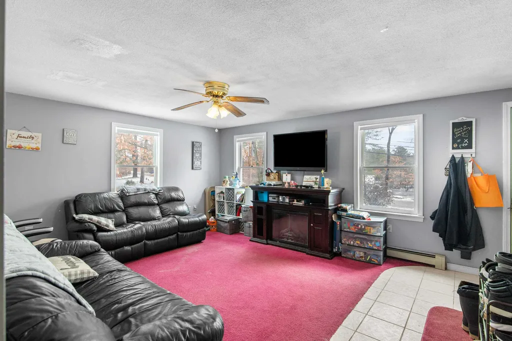 20 Bockes Road Hudson NH 03051