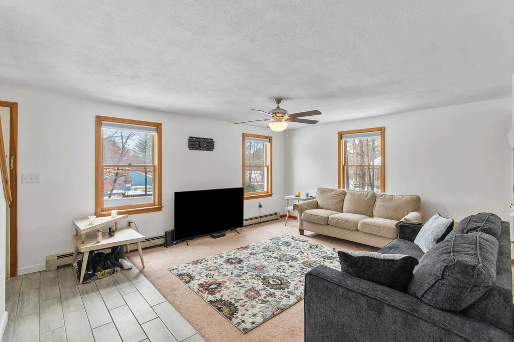 20 Bockes Road Hudson NH 03051