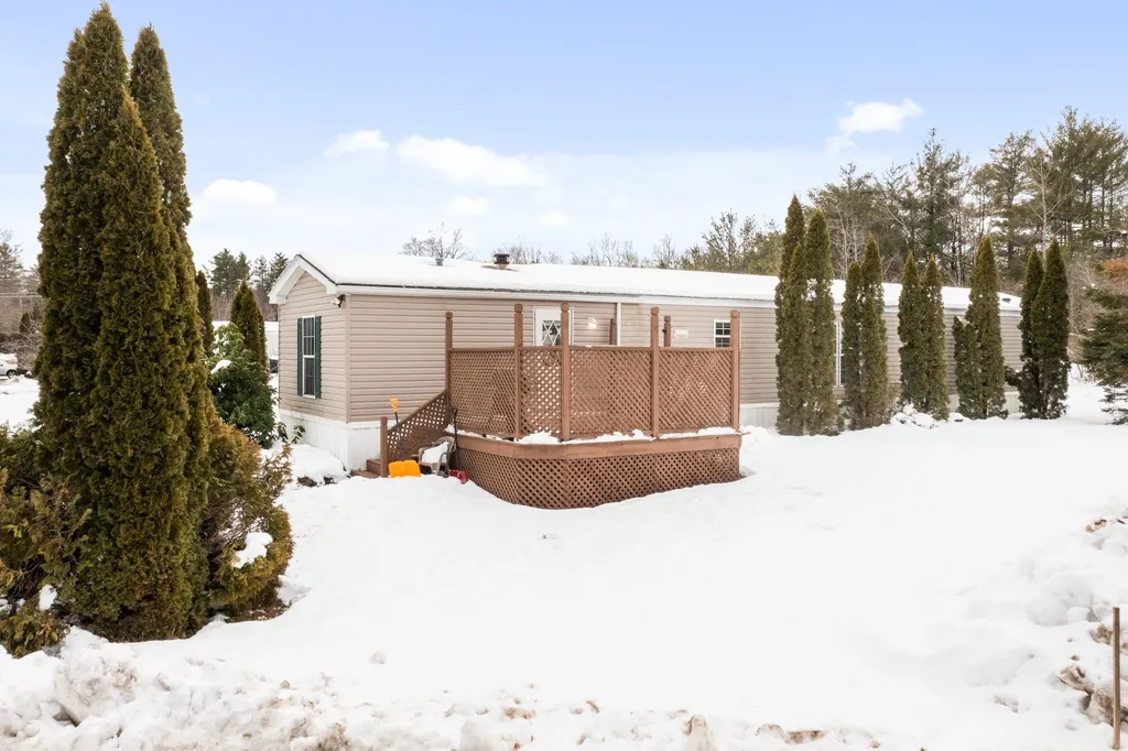 14 Welch Lane Raymond NH 03077