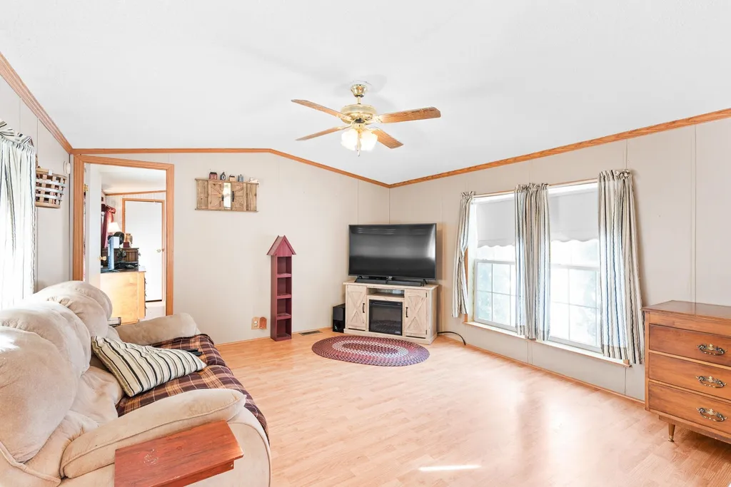14 Welch Lane Raymond NH 03077
