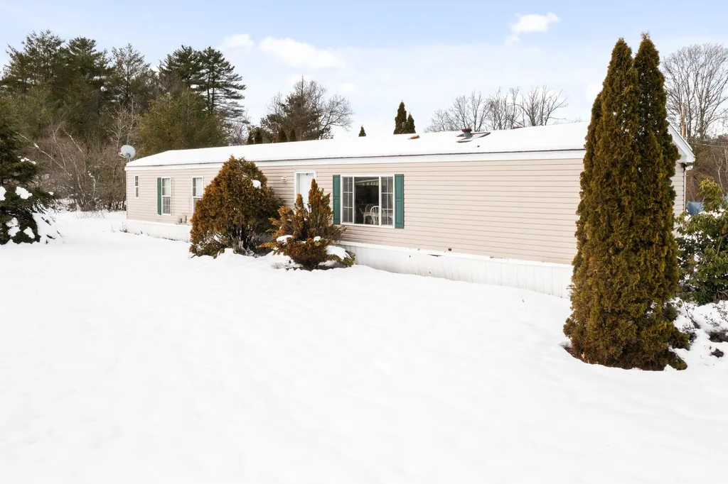 14 Welch Lane Raymond NH 03077