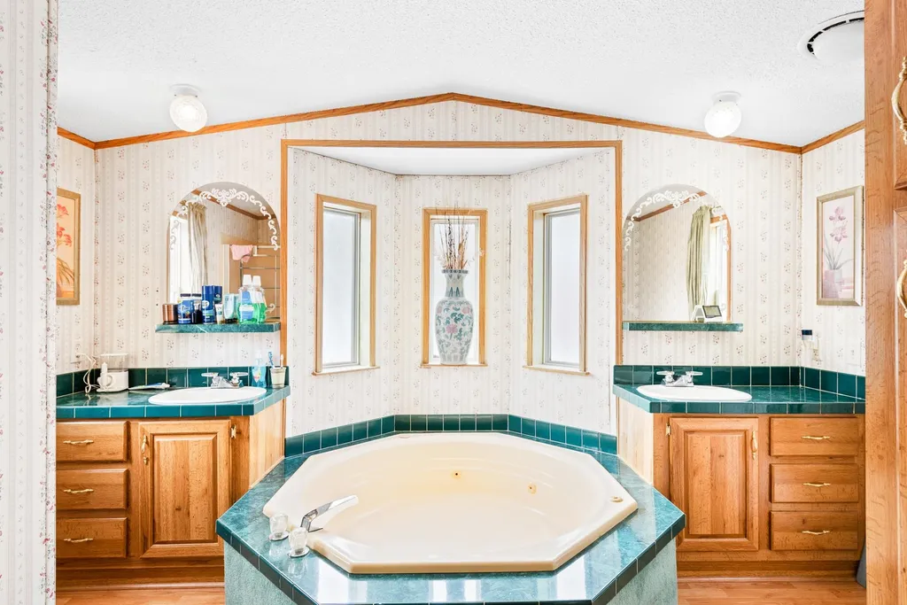 14 Welch Lane Raymond NH 03077