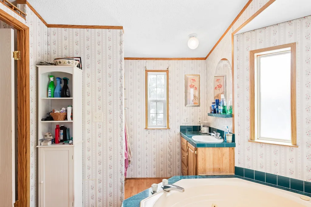 14 Welch Lane Raymond NH 03077