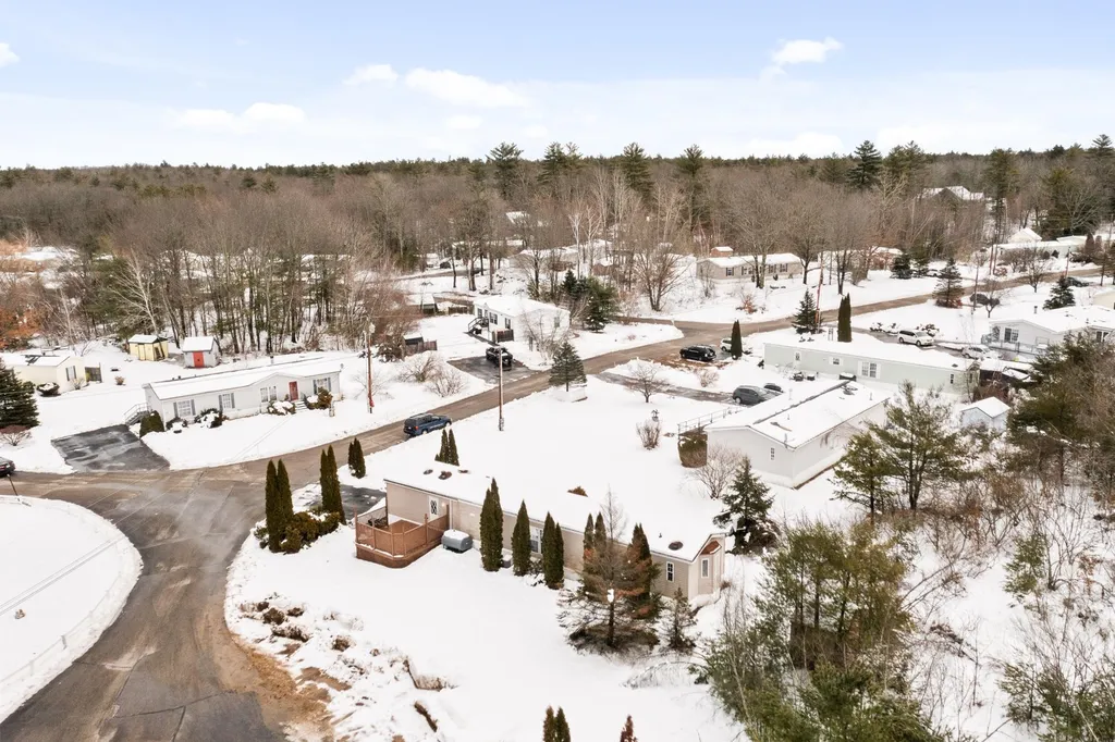 14 Welch Lane Raymond NH 03077