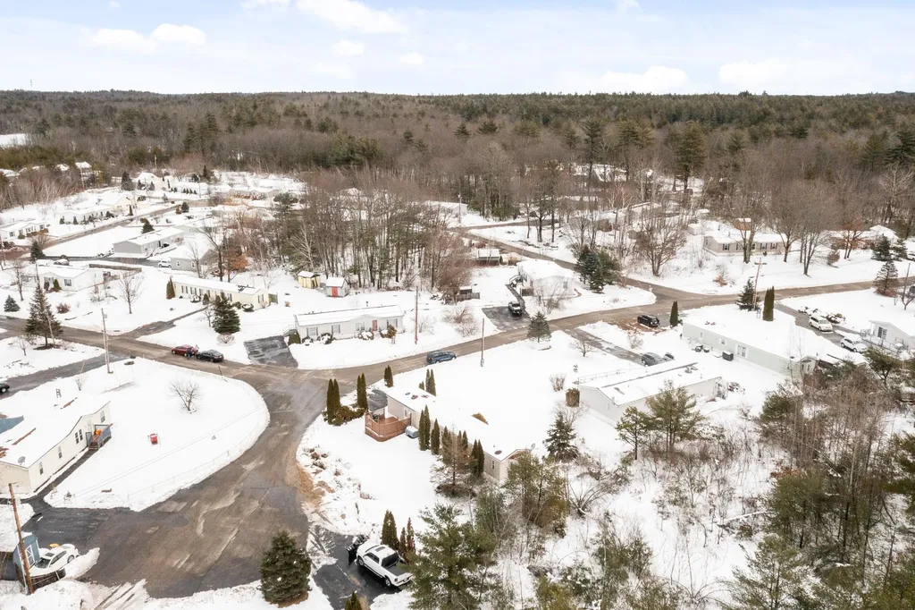 14 Welch Lane Raymond NH 03077