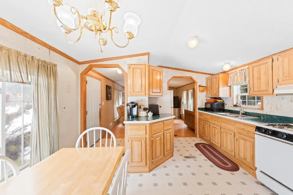 14 Welch Lane Raymond NH 03077