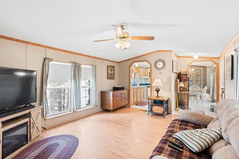 14 Welch Lane Raymond NH 03077