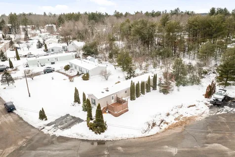 14 Welch Lane Raymond NH 03077