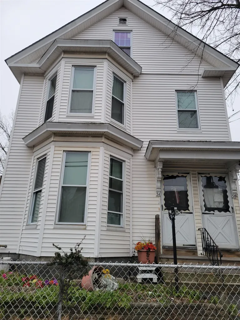 54 Kinsley Street Nashua NH 03060