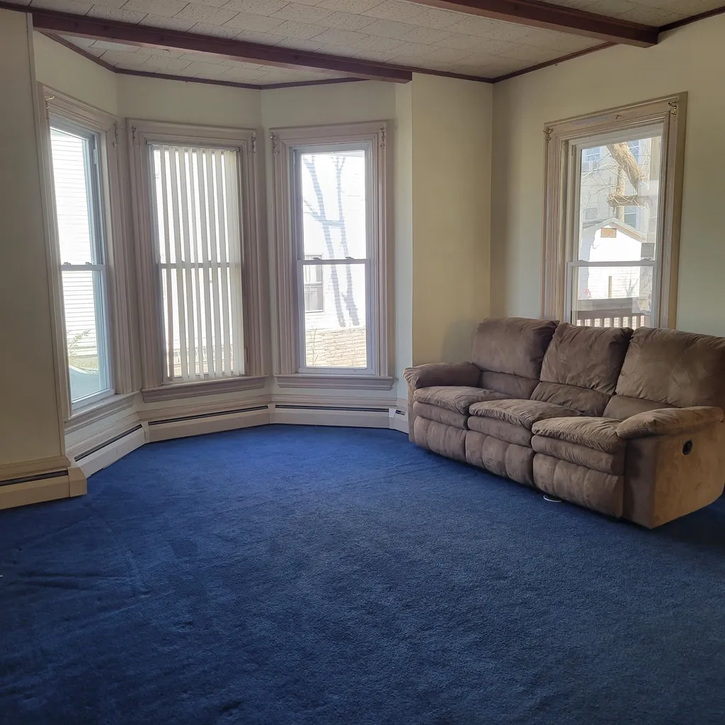 54 Kinsley Street Nashua NH 03060
