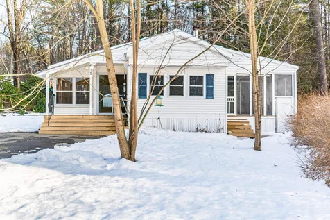 15 Bangor Street Nashua NH 03063