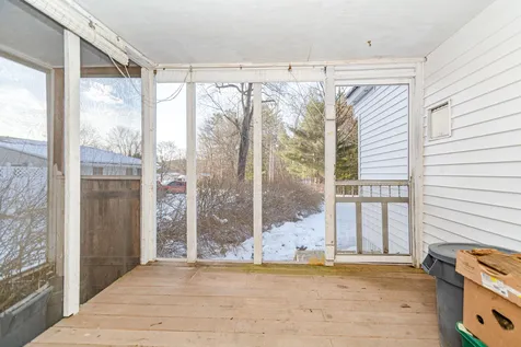 15 Bangor Street Nashua NH 03063